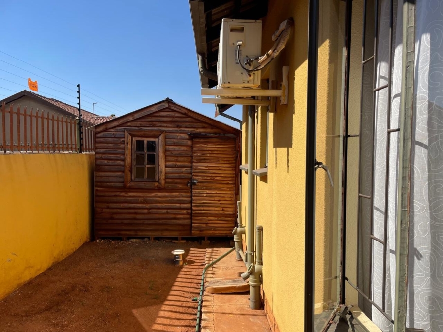 4 Bedroom Property for Sale in Tlhabane West North West